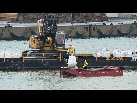 Tonnenweise Sand für neuen Kreuzfahrtanleger in Wismar