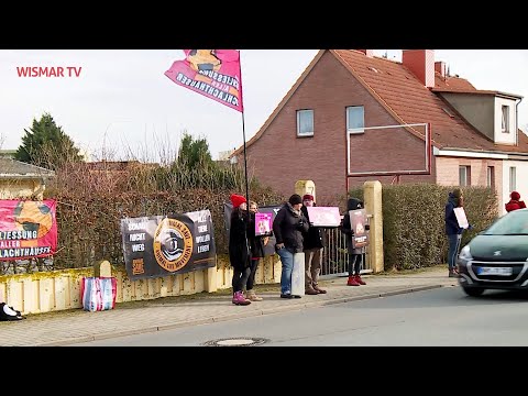 Tierschutz & Schlachtefest in Dorf Mecklenburg