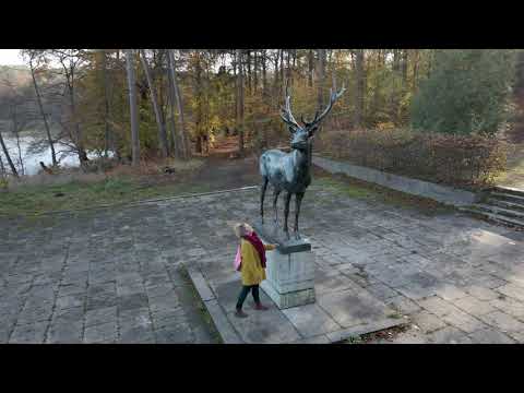 Ausflugstip: Bronzener Hirsch vor Mausoleum