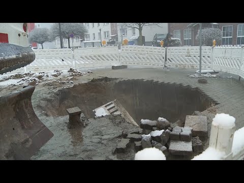 Defekte Fernwärmeleitung der Stadtwerke Wismar am Kagenmarkt