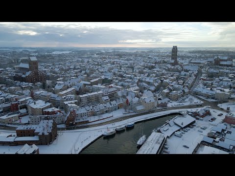 Unser winterlicher Wismarer Hafen von oben