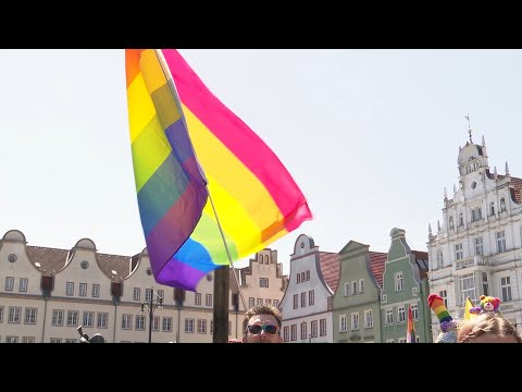 MV Spezial: Bunt, extravagant, politisch – Rostocker Christopher Street Day 2021