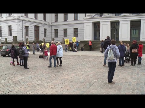 MV Spezial: Demo für Kinder mündet in Wortgefecht