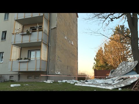 Sturmhafte Windböen sorgen für Fassadeneinsturz in Wismar Wendorf