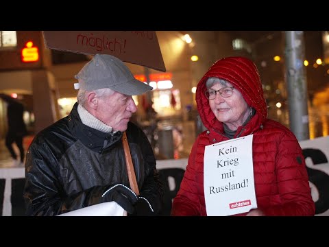 MV Spezial: Drohende Kriegsgefahr Anlass zur Mahnwache auf dem Schweriner Marienplatz