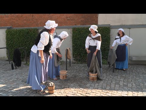 Die Waschfrauen kommen – Walking-Acts beim Schwedenfest