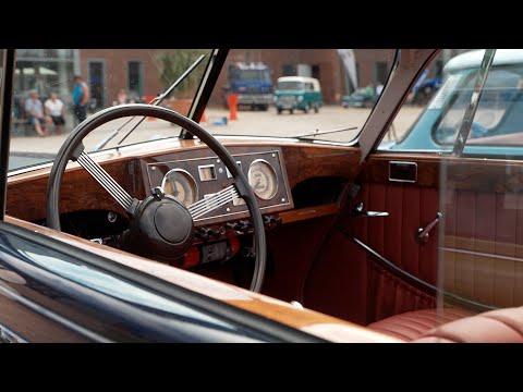 Mehr als 100 Oldtimer in Wismar auf den Straßen