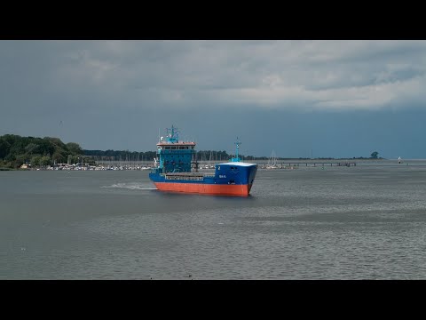 Hafenreport Wismar: Flinker finnischer Frachter Eeva im Wismarer Hafen