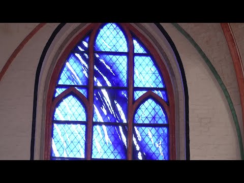 MV Spezial: Lichtbogen im Schweriner Dom mit Fenstern von Günther Uecker