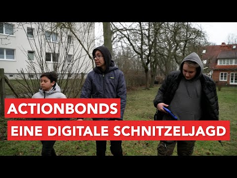 Actionbounds: Jugendliche auf digitaler Schnitzeljagd im Filmbüro in Wismar