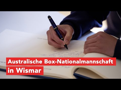 Australische Box-Nationalmannschaft trägt sich ins goldene Buch Wismars ein